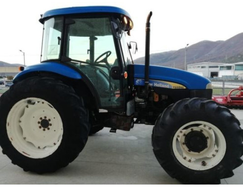 NEW HOLLAND TD5040 2