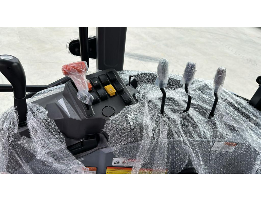 Trattore Solis S90 cabinato