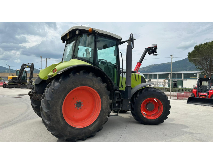 Trattore Claas Arion 630