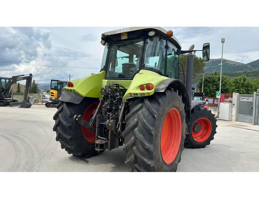 Trattore Claas Arion 630
